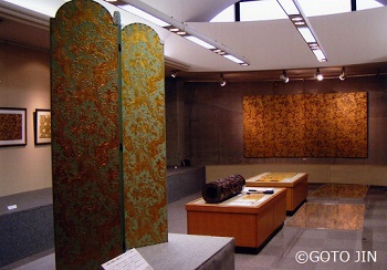 「明治の洋館を飾った金唐革紙展」フェルケール博物館、静岡